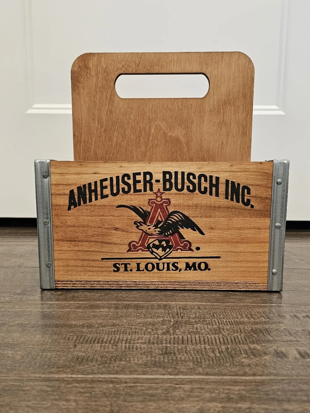 RARE & Vintage-Style Anheuser-Busch Wooden 6-Pack Beverage Bottle Carrier